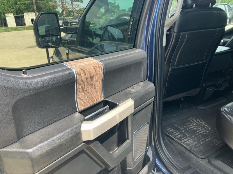Ford Super Duty F-250 SRW Lariat 4WD Crew Cab 8' Box 2019