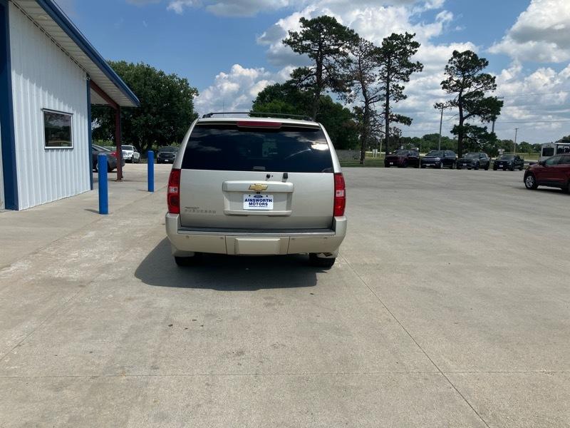 Chevrolet Suburban 4WD 4dr 1500 LTZ 2013