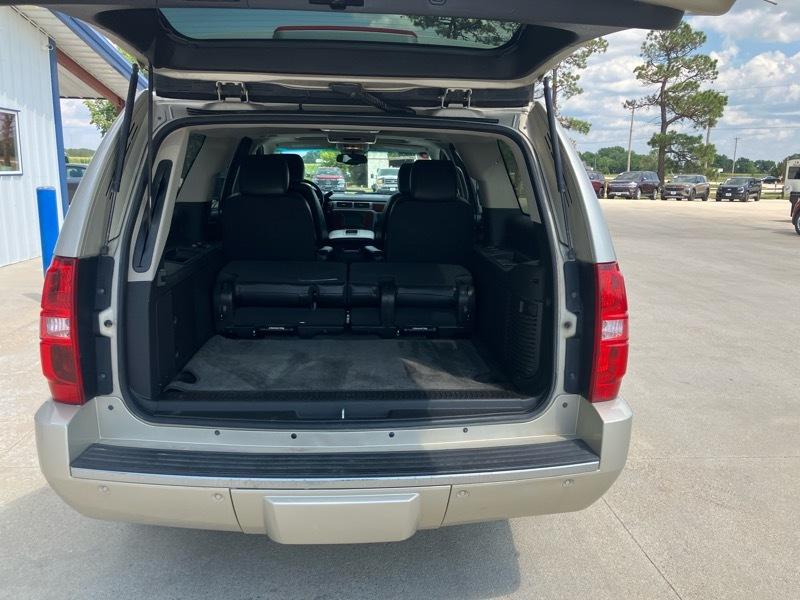 Chevrolet Suburban 4WD 4dr 1500 LTZ 2013