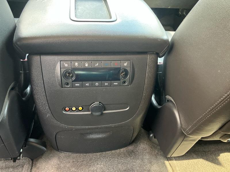 Chevrolet Suburban 4WD 4dr 1500 LTZ 2013
