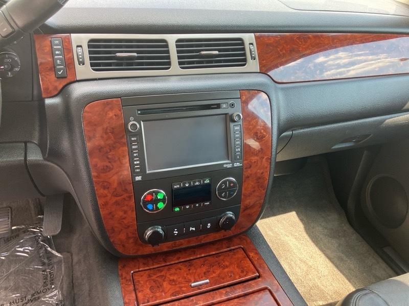 Chevrolet Suburban 4WD 4dr 1500 LTZ 2013