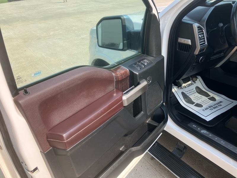 Ford F-150 4WD SuperCrew 145" Platinum 2015
