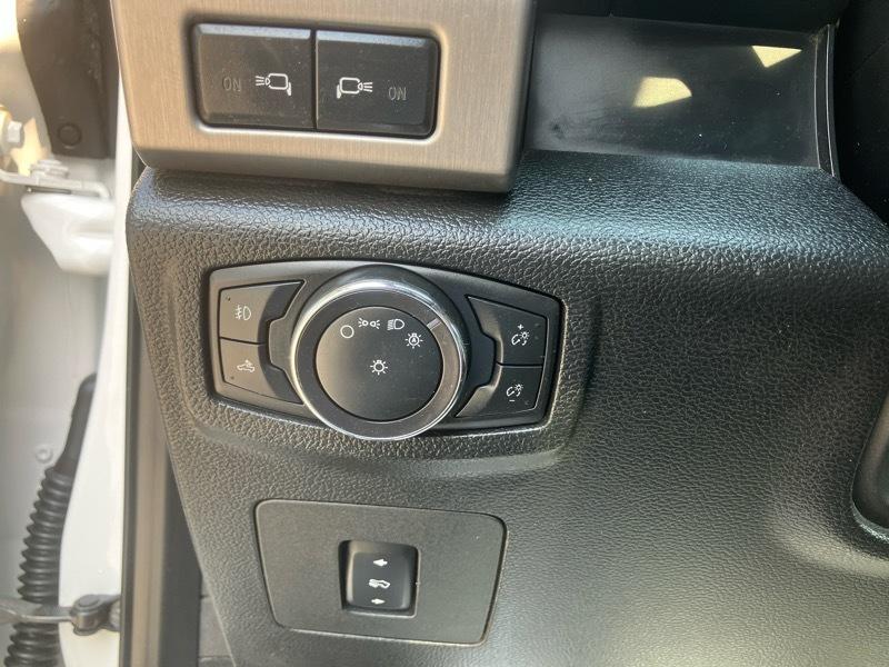 Ford F-150 4WD SuperCrew 145" Platinum 2015