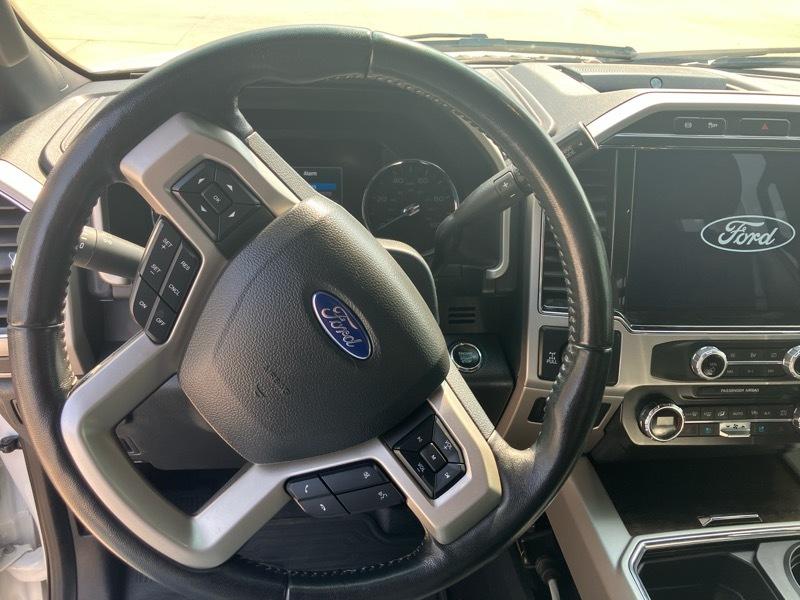 Ford Super Duty F-350 SRW Lariat 4WD Crew Cab 8' Box 2022