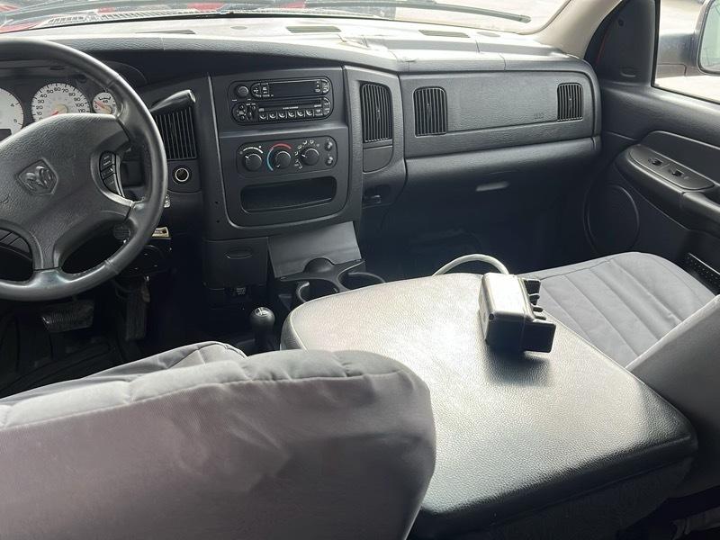 Dodge Ram 3500 4dr Quad Cab 140.5" WB 4WD SRW SLT 2003