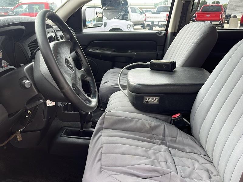 Dodge Ram 3500 4dr Quad Cab 140.5" WB 4WD SRW SLT 2003