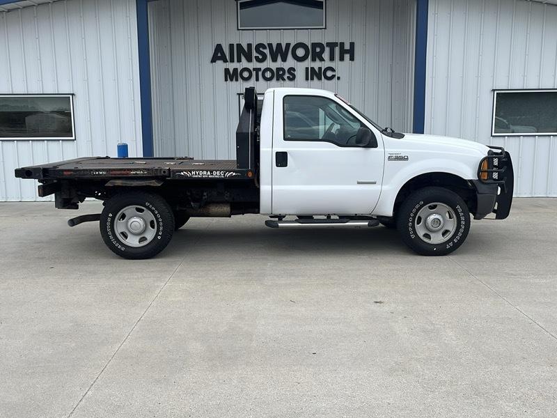 2006 Ford Super Duty F-350 SRW Reg Cab 137" XL 4WD