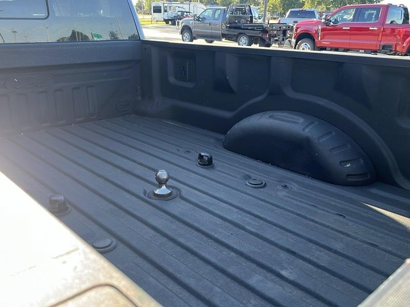 Ford Super Duty F-350 DRW Lariat 4WD Crew Cab 8' Box 2019