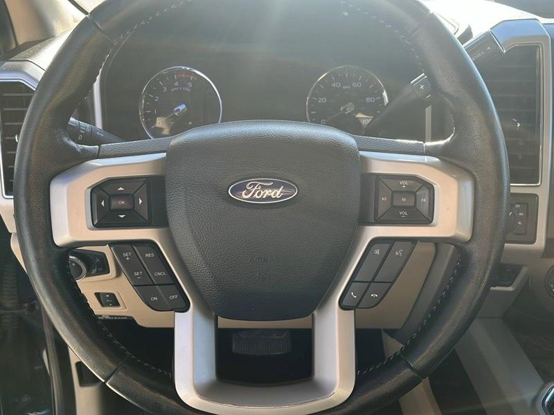 Ford Super Duty F-350 DRW Lariat 4WD Crew Cab 8' Box 2019