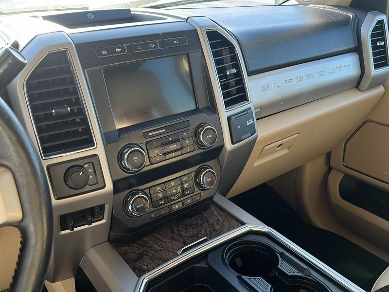 Ford Super Duty F-350 DRW Lariat 4WD Crew Cab 8' Box 2019