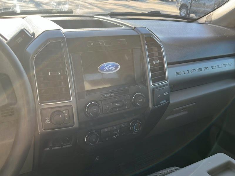 Ford Super Duty F-250 SRW XLT 4WD Reg Cab 8' Box 2022