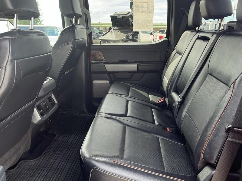 Ford Super Duty F-350 DRW Lariat 4WD Crew Cab 8' Box 2024