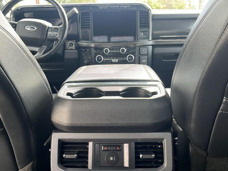 Ford Super Duty F-350 DRW Lariat 4WD Crew Cab 8' Box 2024