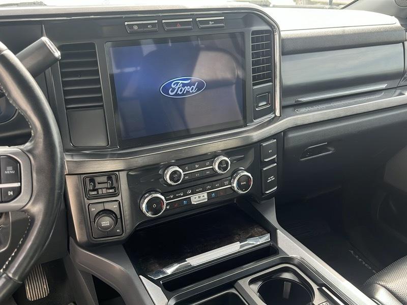 Ford Super Duty F-350 DRW Lariat 4WD Crew Cab 8' Box 2024