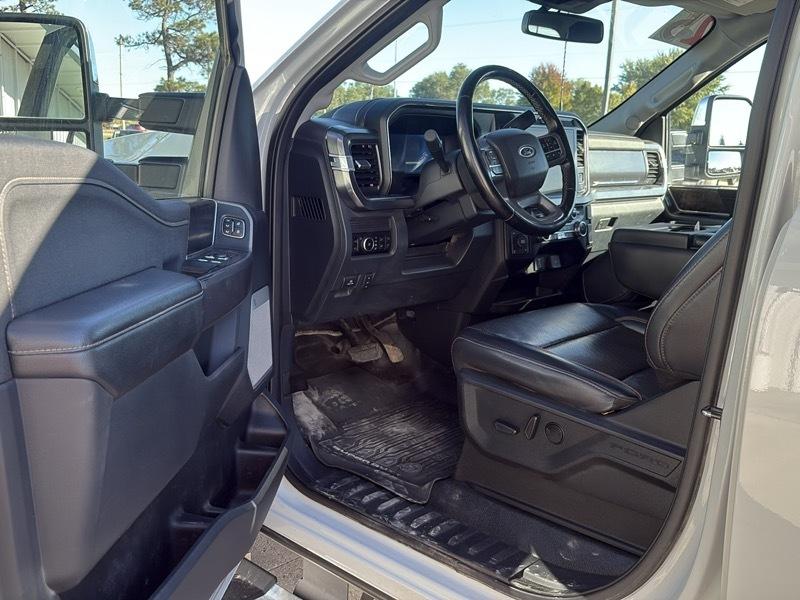 Ford Super Duty F-250 SRW Lariat 4WD Crew Cab 6.75' Box 2025