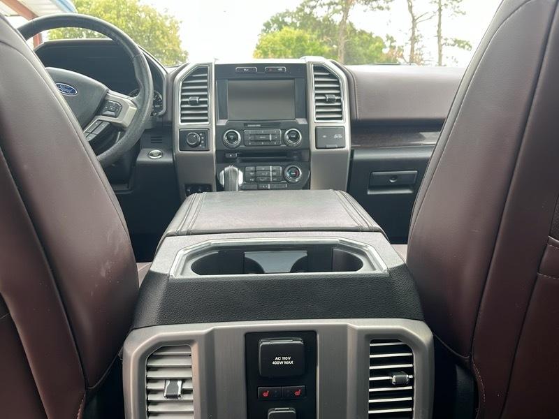 Ford F-150 4WD SuperCrew 157" Lariat w/HD Payload Pkg 2015