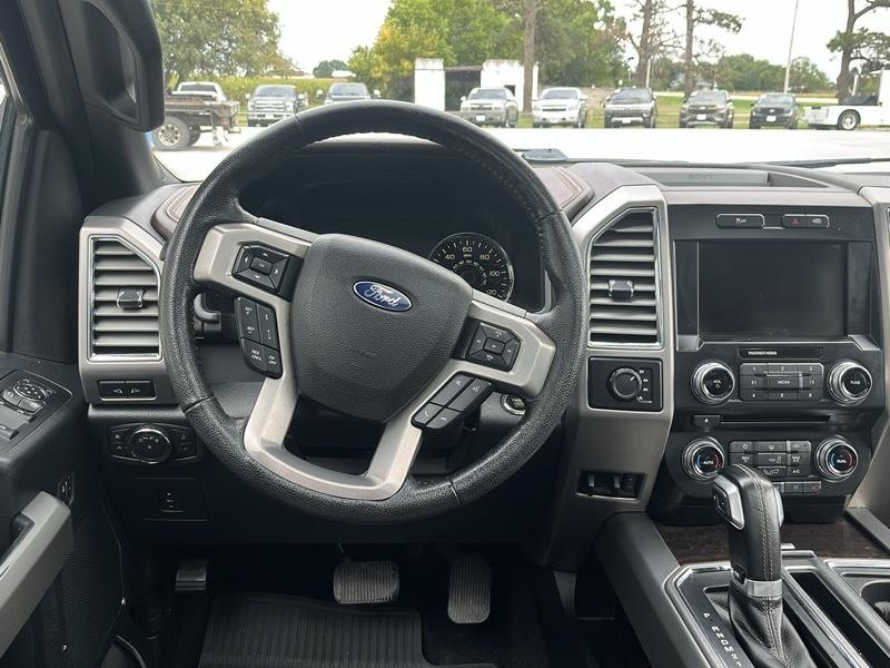 Ford F-150 4WD SuperCrew 157" Lariat w/HD Payload Pkg 2015