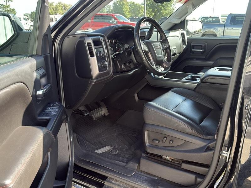GMC Sierra 1500 4WD Crew Cab 153.0" SLT 2017