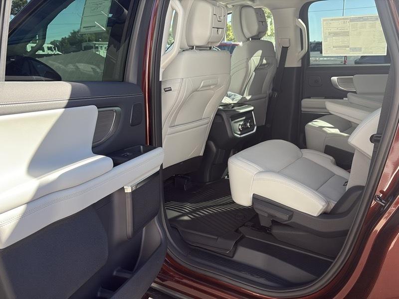 Ford Expedition Max Platinum 4x4 2027