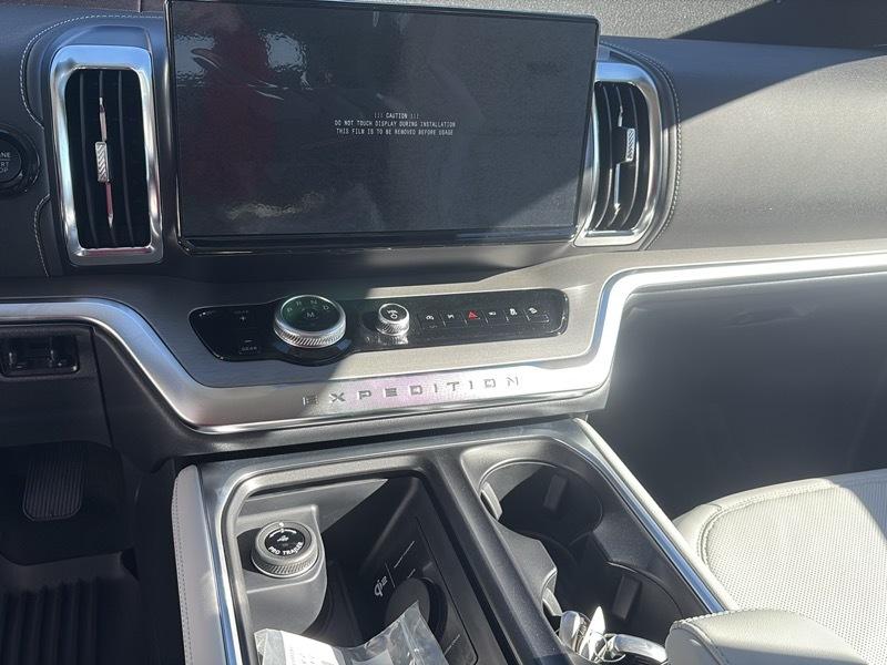 Ford Expedition Max Platinum 4x4 2027