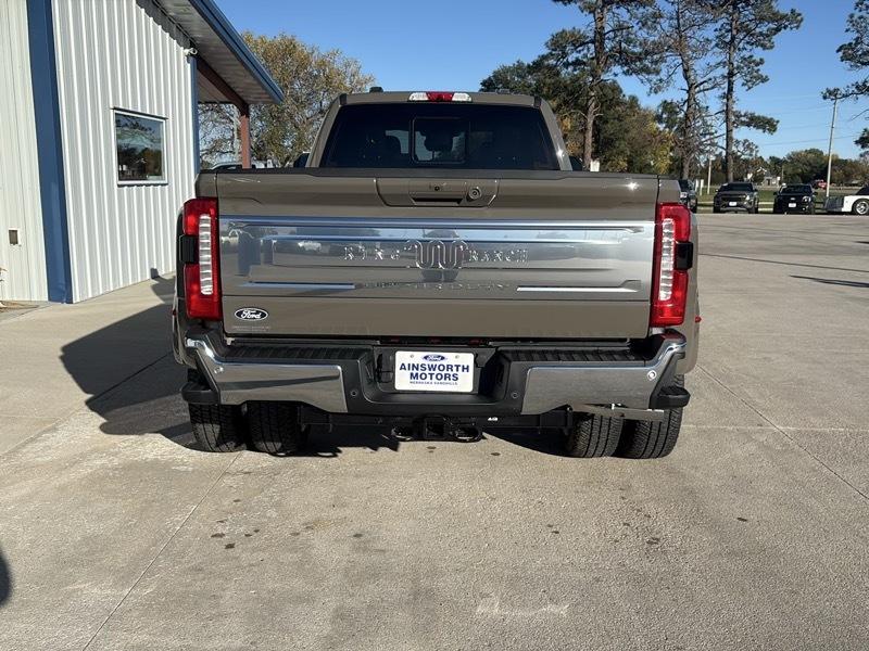 Ford Super Duty F-350 DRW King Ranch 4WD Crew Cab 8' Box 2027