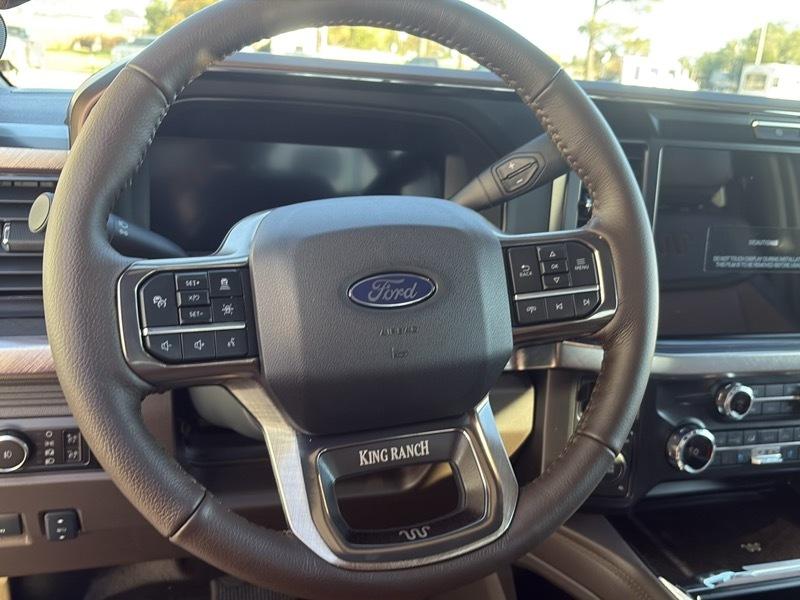 Ford Super Duty F-350 DRW King Ranch 4WD Crew Cab 8' Box 2027