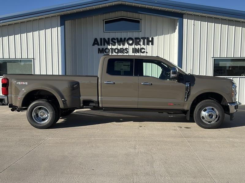 Ford Super Duty F-350 DRW King Ranch 4WD Crew Cab 8' Box 2027