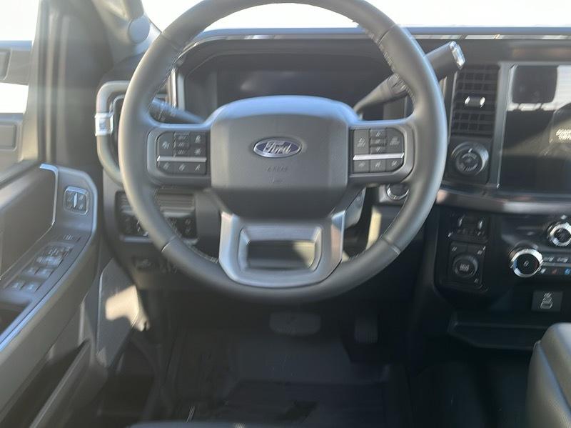 Ford Super Duty F-350 SRW Lariat 4WD Crew Cab 8' Box 2027