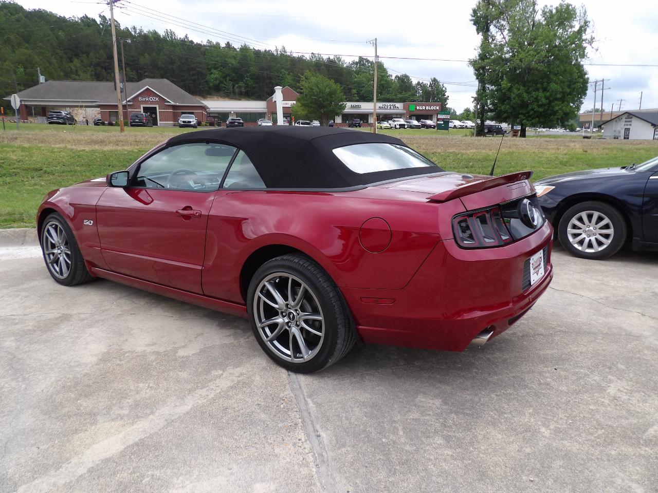View vehicle photo 4