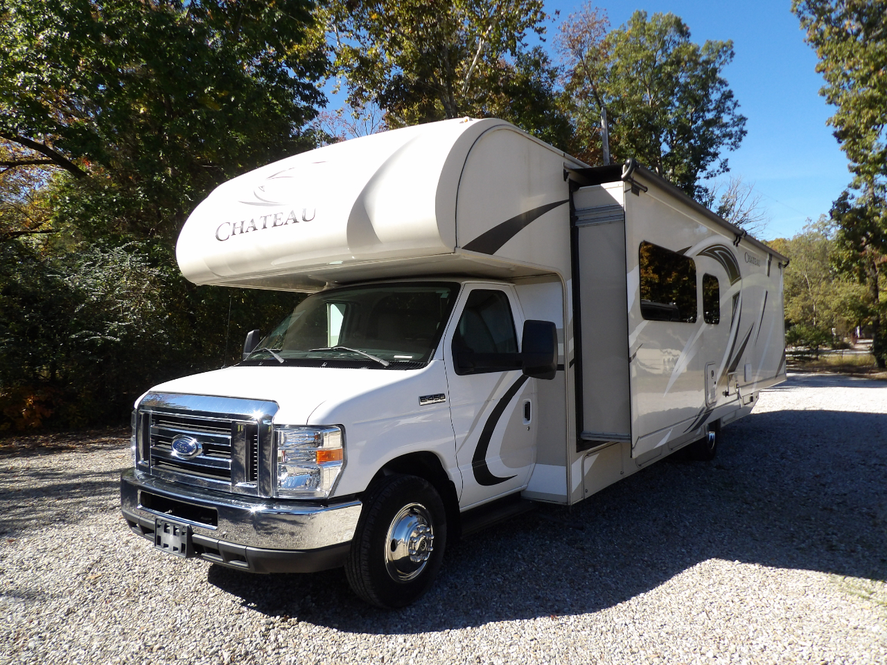 2018 Thor E-Series Cutaway Chateau 31W