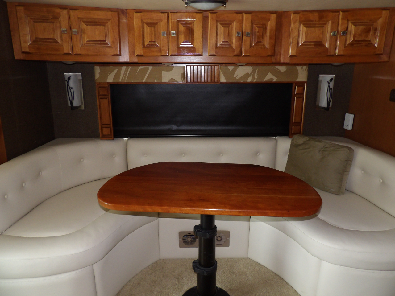 Tiffin Motorhomes Allegro  2015