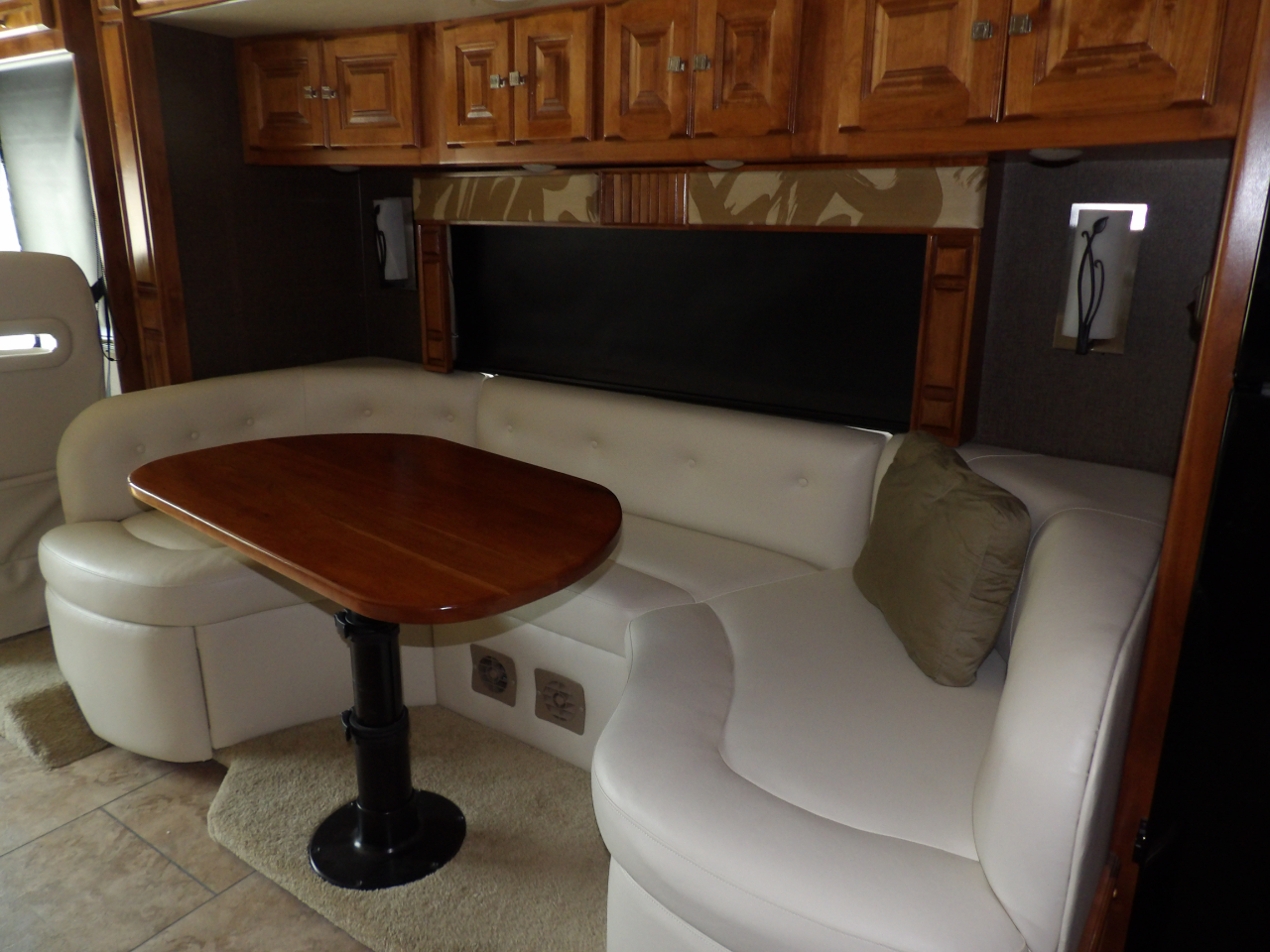 Tiffin Motorhomes Allegro  2015