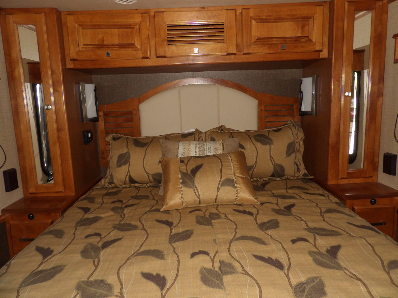 Tiffin Motorhomes Allegro  2015