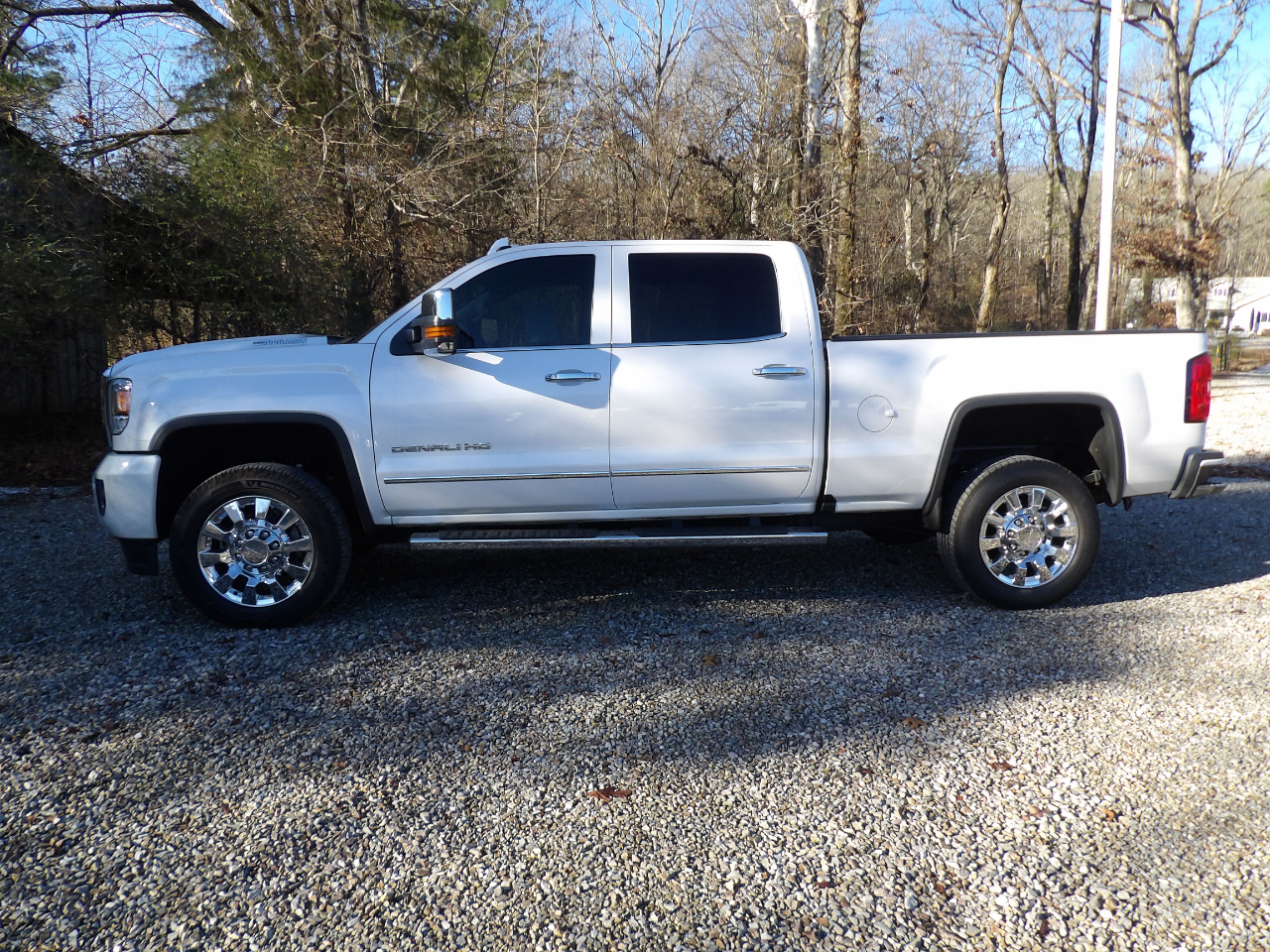 GMC Sierra 2500HD Denali Crew Cab 4WD 2018