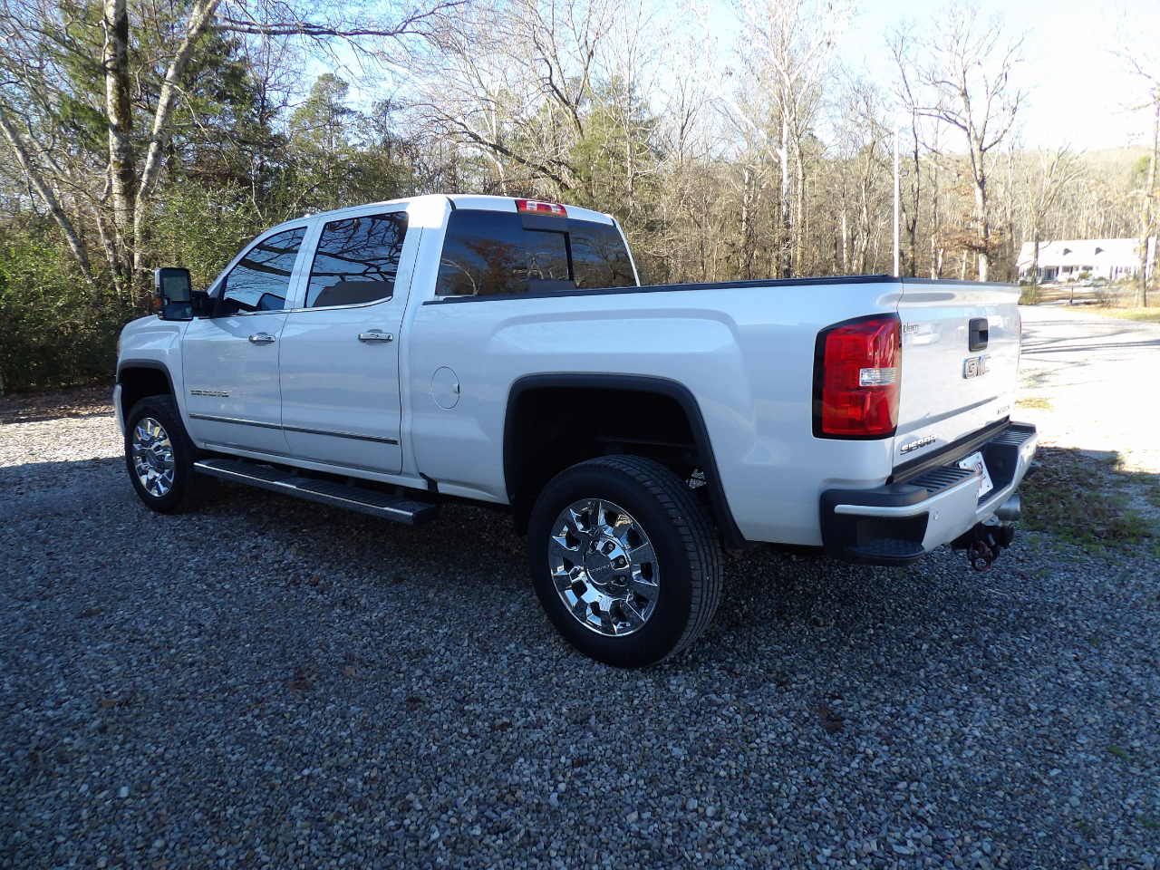 GMC Sierra 2500HD Denali Crew Cab 4WD 2018
