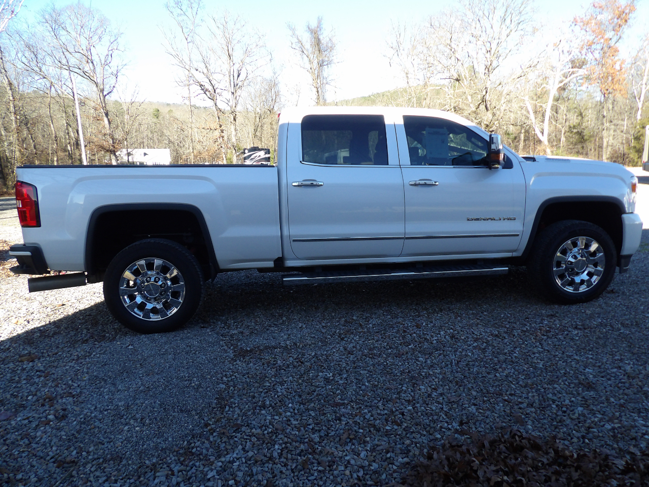 GMC Sierra 2500HD Denali Crew Cab 4WD 2018