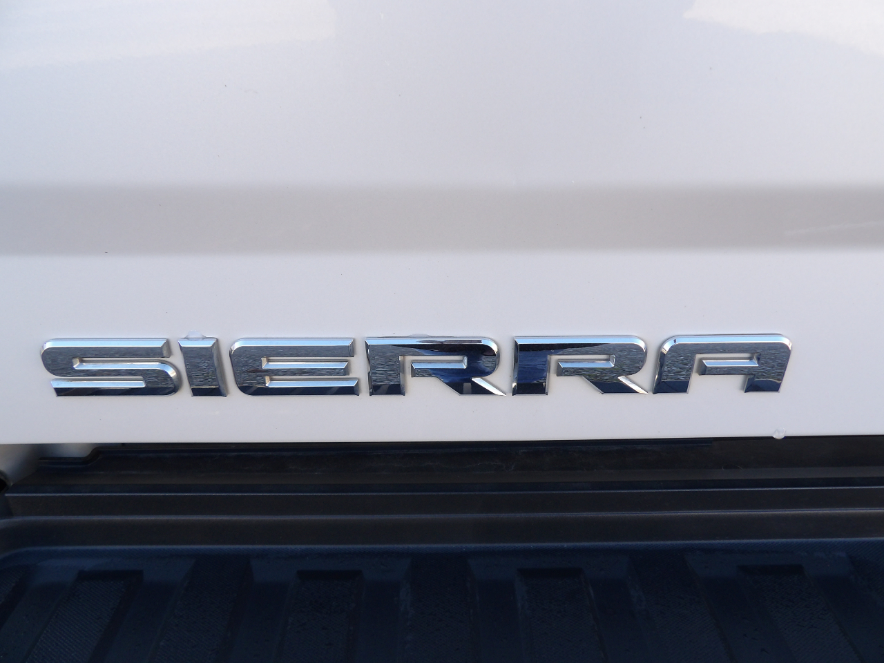 GMC Sierra 2500HD Denali Crew Cab 4WD 2018