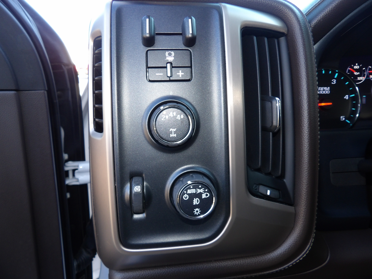 GMC Sierra 2500HD Denali Crew Cab 4WD 2018