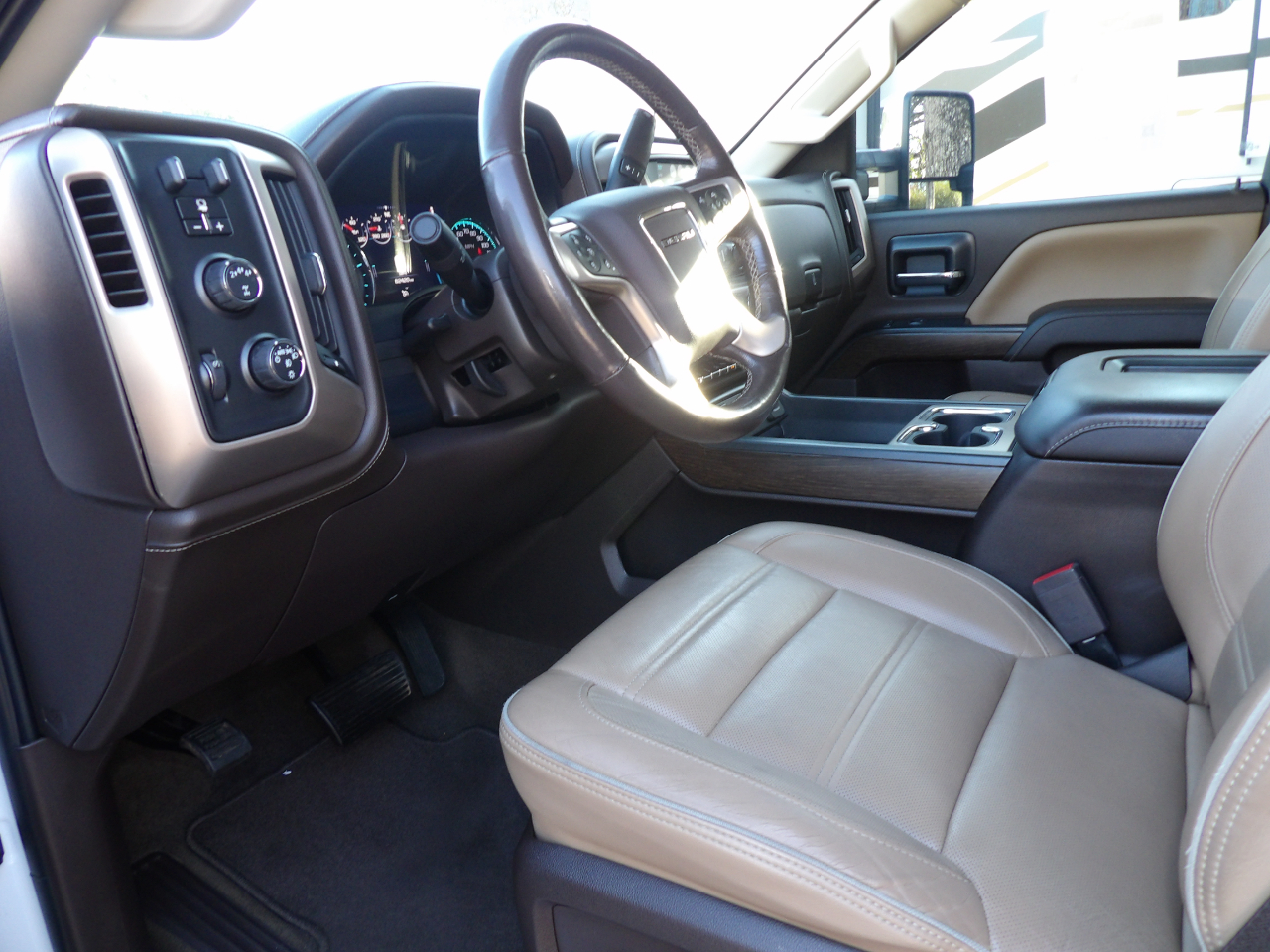 GMC Sierra 2500HD Denali Crew Cab 4WD 2018