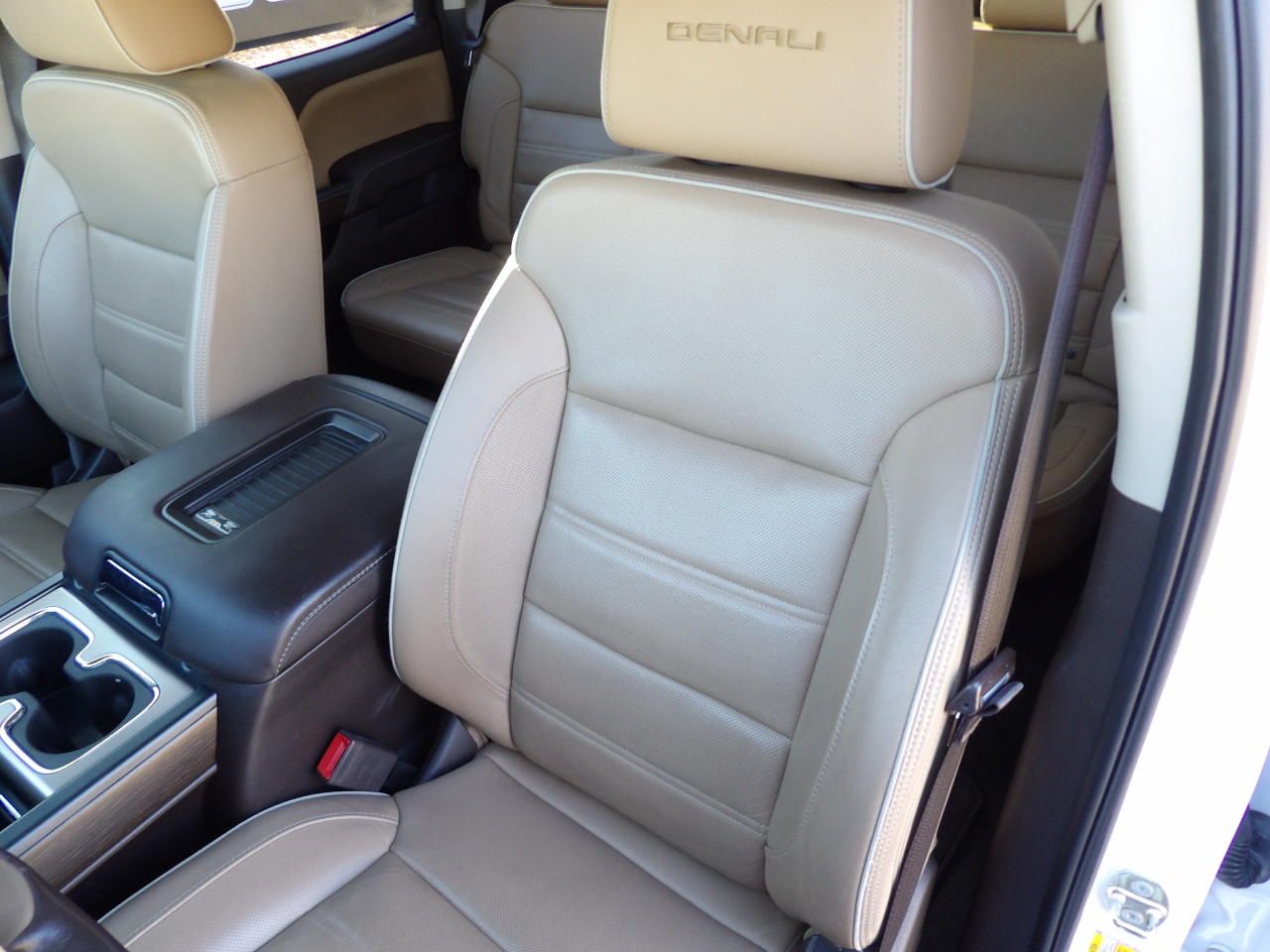 GMC Sierra 2500HD Denali Crew Cab 4WD 2018