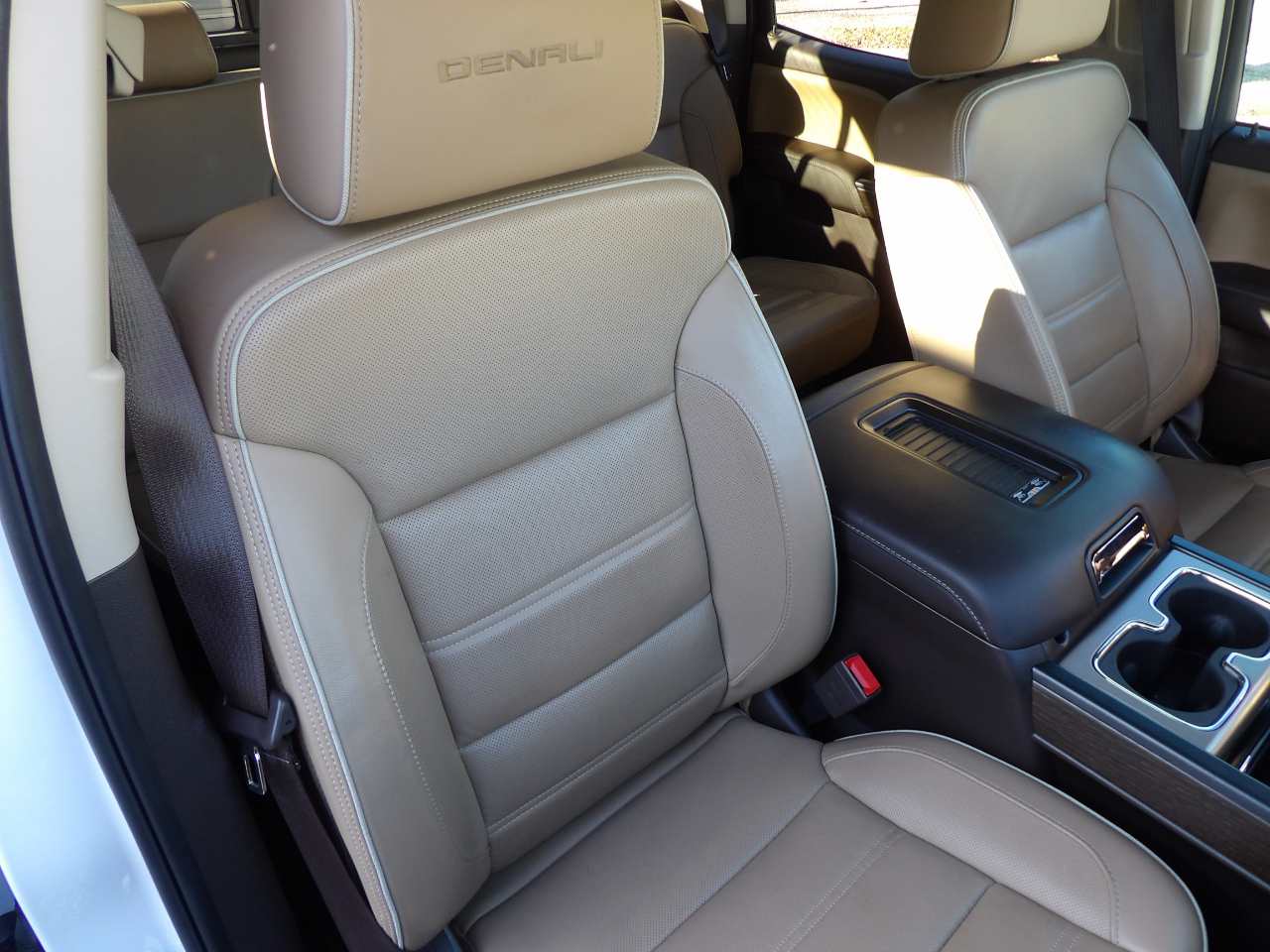 GMC Sierra 2500HD Denali Crew Cab 4WD 2018