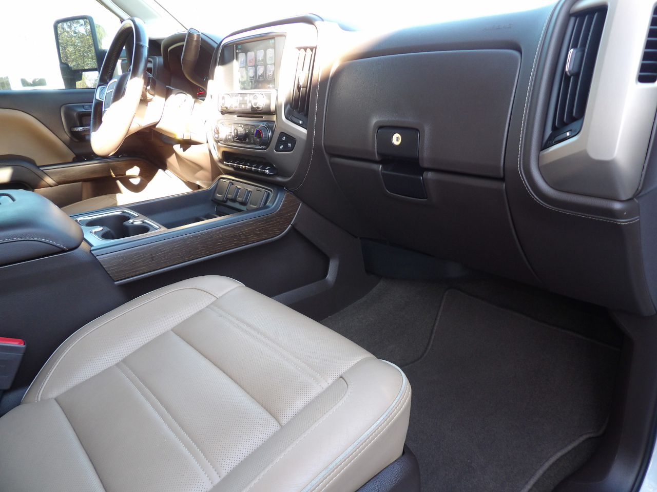 GMC Sierra 2500HD Denali Crew Cab 4WD 2018