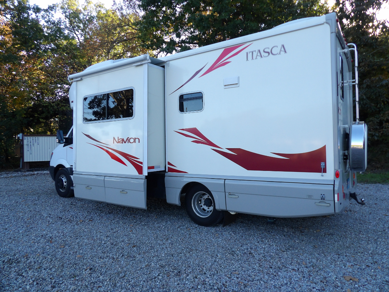 Itasca Navion  2008