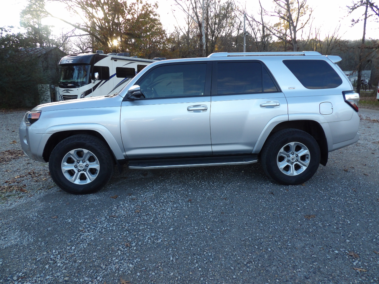 Toyota 4Runner RWD 4dr V6 SR5 Premium (Natl) 2016