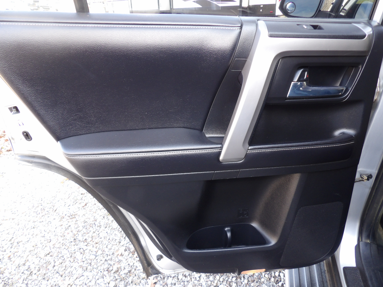 Toyota 4Runner RWD 4dr V6 SR5 Premium (Natl) 2016