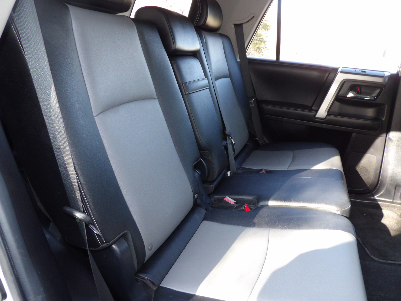 Toyota 4Runner RWD 4dr V6 SR5 Premium (Natl) 2016