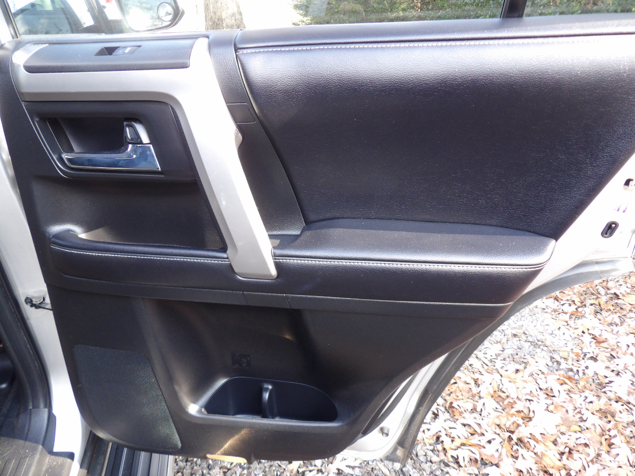 Toyota 4Runner RWD 4dr V6 SR5 Premium (Natl) 2016