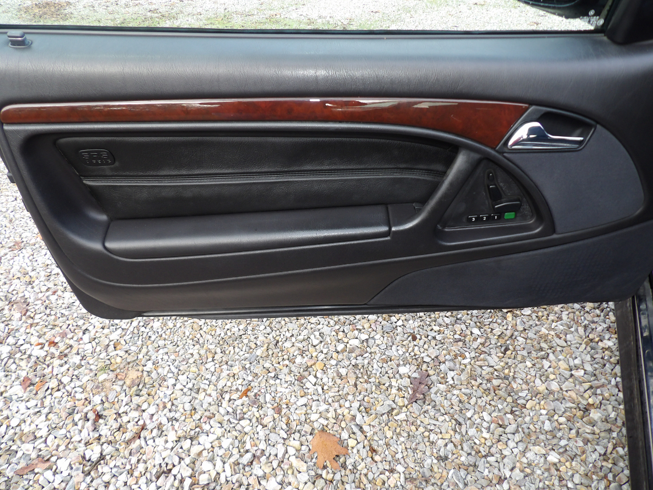 Mercedes-Benz SL-Class 2dr Roadster 5.0L 2000