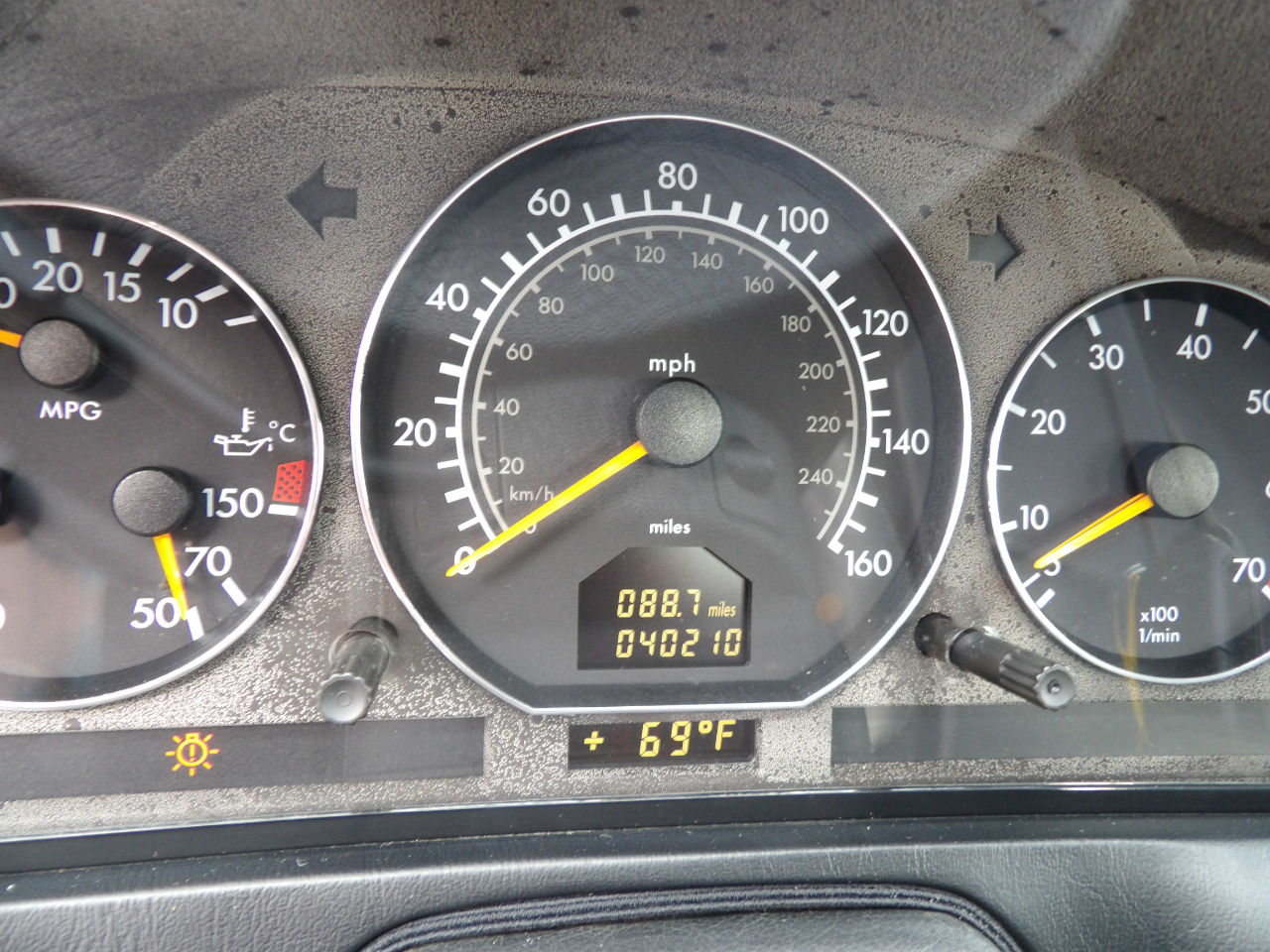 Mercedes-Benz SL-Class 2dr Roadster 5.0L 2000