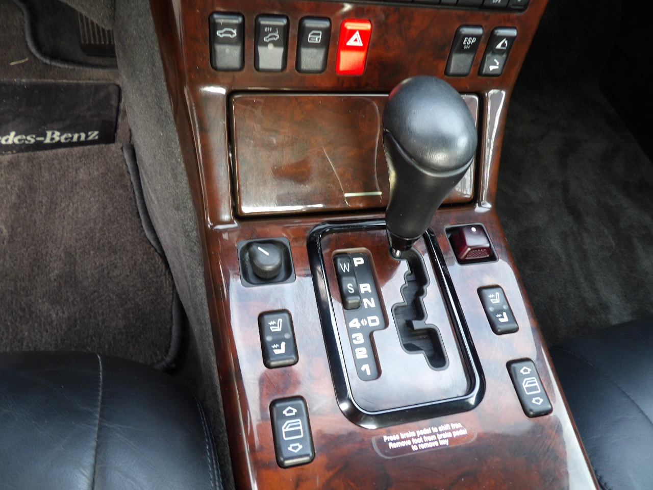 Mercedes-Benz SL-Class 2dr Roadster 5.0L 2000